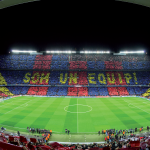 Mosaico da torcida do FC Barcelona no Camp Nou