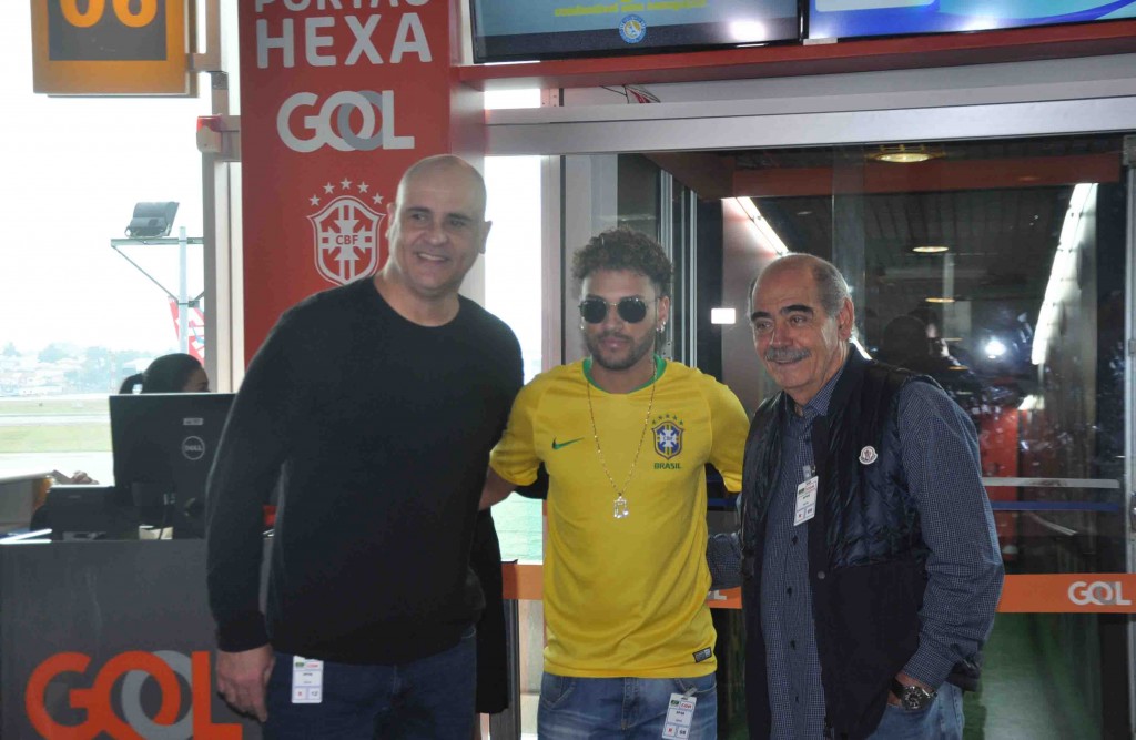 O evento também contou com a presença de Paulo Kakinoff, presidente da Gol, e Gabriel Lucas, sósia de Neymar