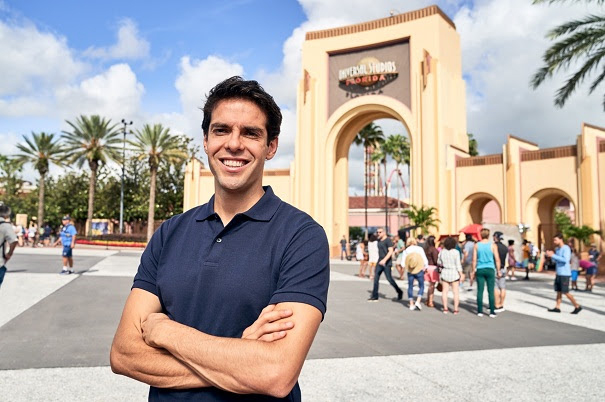 Kaká estrela novo comercial da Universal Parks & Resorts 1 Campanha chamada "Futebol é Universal" será exibida nos Estados Unidos, Brasil e México