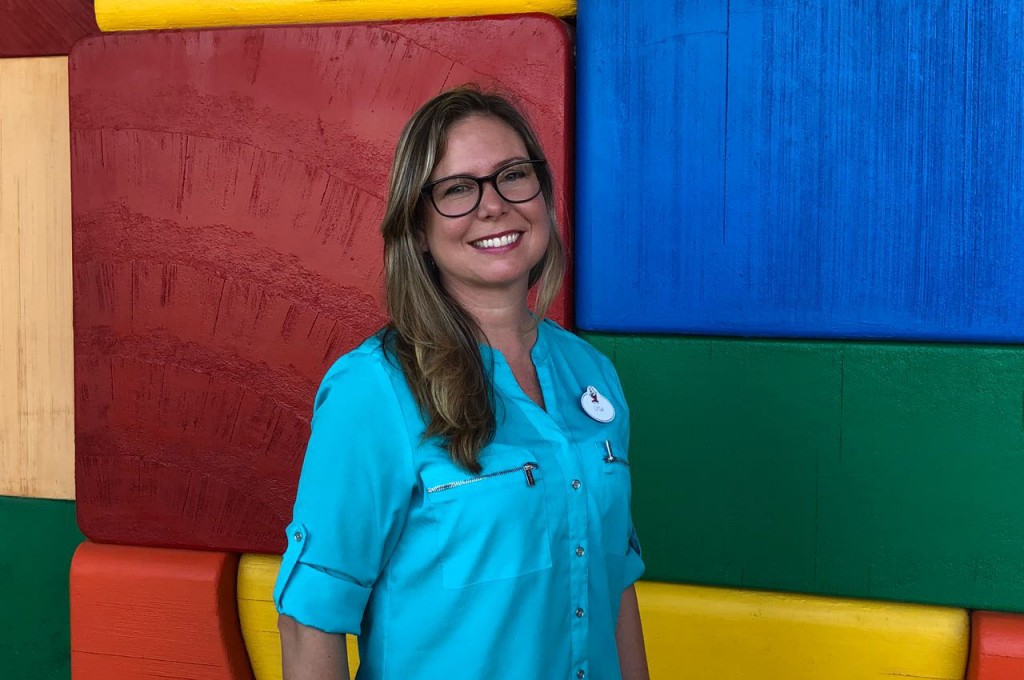 Após três anos de projeto, Toy Story Land inaugura no próximo sábado (30) Lysa Migliorati, imagineer e gerente de projetos da Disney