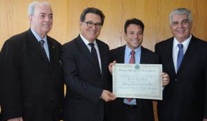 Vinicius Lummertz recebe título de cidadão honorário do Rio de Janeiro