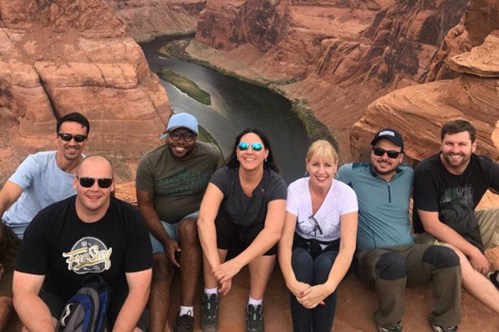 Eduardo Genekian da Cruise America, Vitor Santos da Orinter, Danilo Brito da Europlus, Lizandra Pajak do Brand USA, Sandra Prismich da Agaxtur, Rodrigo Ferreira da Schultz e Bruno Delfini da BWT em Horseshoe Bend, Arizona