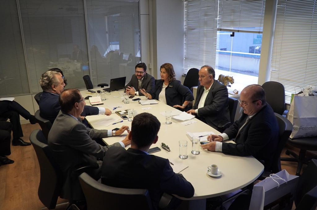 Embratur e Fornatur reforçam diálogo em prol do turismo 1 Teté Bezerra se reuniu com representantes do fórum para discutir ações no turismo
