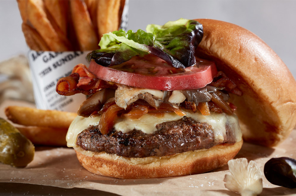Universal Orlando Resort apresenta Urban Pantry no Aventura Hotel 1 Novo espaço gastronômico atende a todos os gostos com seus quatro tipos de cardápio
