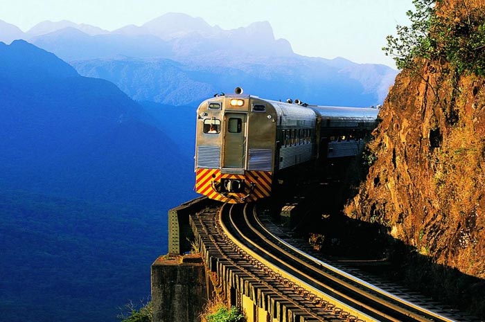 Abav-PR pleiteia viagens diárias de trem entre Curitiba e litoral paranaense 1 Associação reforçou representação em discussão na Assembleia Legislativa do Paraná com entidades do Turismo Foto: Arquivo da Serra Verde Express