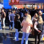 Convidados aguardando a abertura