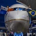 Pilotos mostram bandeiras de Brasil e Panamá - Divulgação