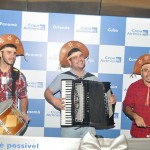 Trio Os Muricis animou a chegada dos passageiros Trio Os Muricis animou a chegada dos passageiros