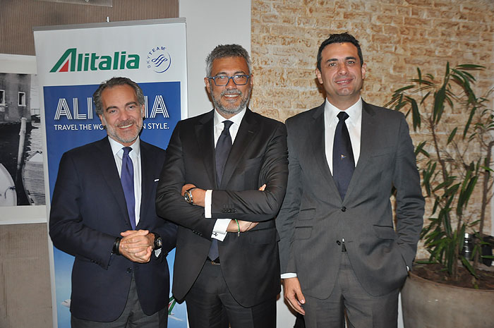 Federico Garimberti, vice-presidente de Comunicação Corporativa, Fabio Maria Lazzerini, diretor Comercial Global, e Carlos Antunes, diretor de Comercial no Brasil da Alitalia