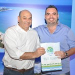 2º colocado, Rogério Fontana, da Fontanatur, recebeu o smartphone das mãos de Paulo Kugelmas, superintendente de Turismo de Alagoas