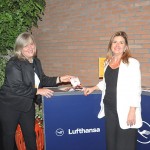 Annette Taeuber, diretora geral do Grupo Lufthansa no Brasil, e Margaret Grantham, diretora do DZT no Brasil