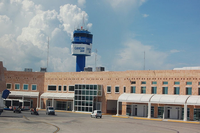 Cancun International Airport (foto Wikimedia Commons Mardetanha)