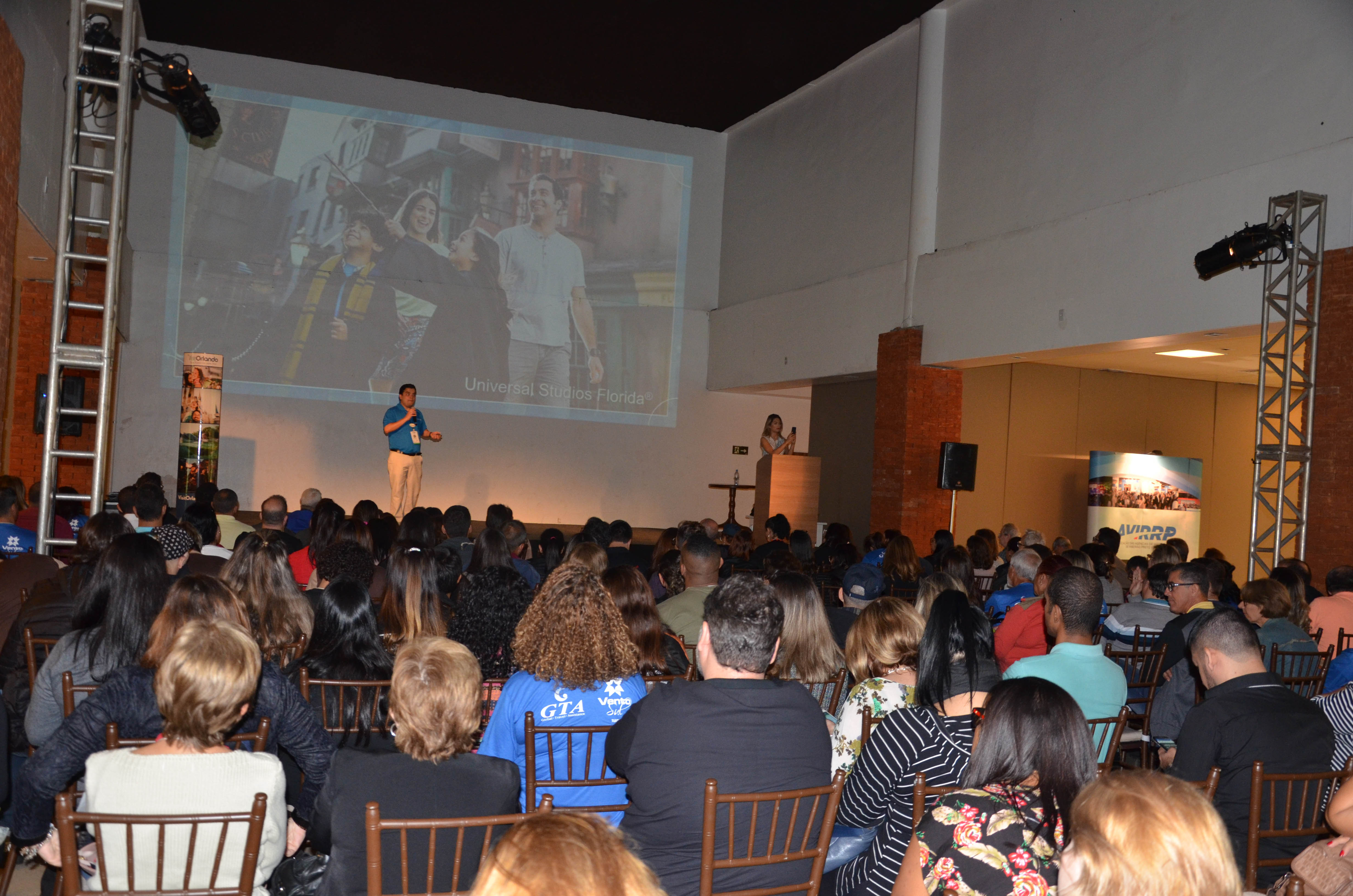 Visit Orlando realiza treinamento exclusivo para agentes durante Avirrp 2 Cerca de 150 agentes de viagens participaram do treinamento do Visit Orlando na Avirrp 2018