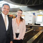 Elbson Quadros, VP da SITA na América Latina, e Ana Cristina de Souza, gerente Operacional de Aeroportos da Gol