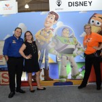 Luiz Araujo Jr. e Cinthia Douglas, da Disney, e Barbara Picolo, da Flytour MMT Viagens
