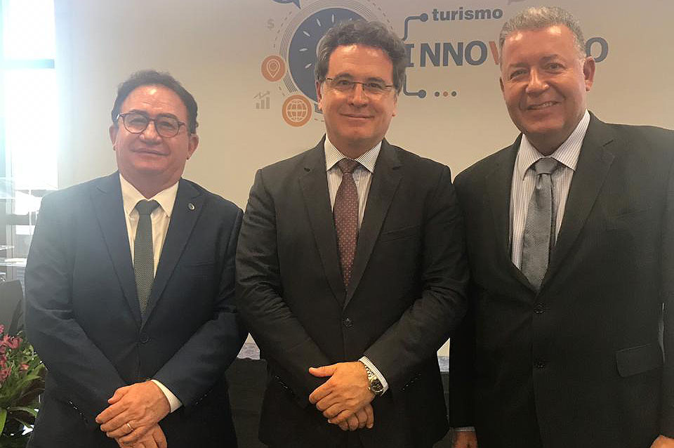 ABIH Nacional participa de seminário sobre Hospitalidade da Fecomércio e Sebrae-DF Manoel Linhares, Vinicius Lummertz e Alexandre Sampaio