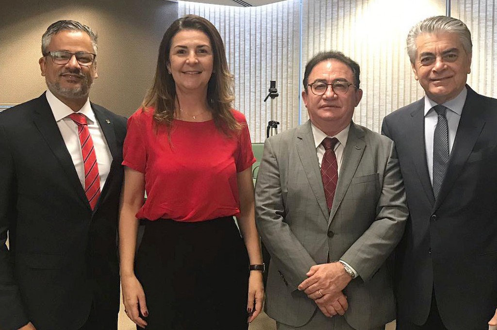 ABIH participa de seminário contra Exploração Sexual no Turismo Bob Santos e Alberto Alves, do MTur, com Adriana Pinto, da ABIH-DF, e Manoel Linhares, da ABIH Nacional