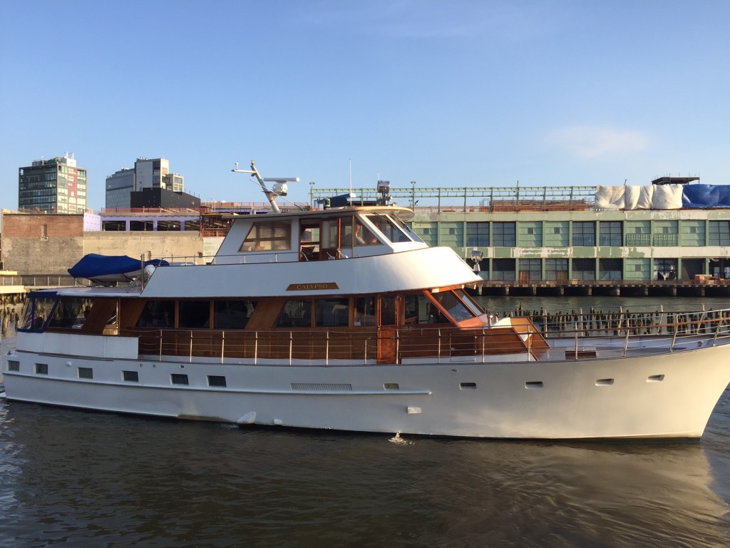 Booking.com oferece hospedagem no Fashion Yacht durante Semana de Moda de NY edelmanstrip_156039_0_full