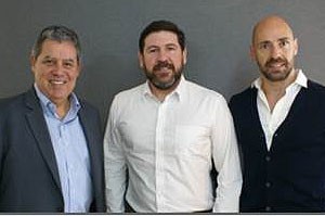 Luiz Eduardo Falco, presidente da CVC Corp, Fabio Jesus, diretor da Unidade de Negócio OnLine e de Estratégias Digitais da CVC Corp e Maurizio de Franciscis, membro dos Comitês de TI e de Estratégia da CVC Corp