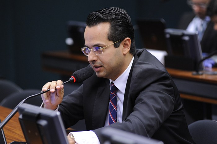 Deputado Vitor Valim (PMDB-CE), autor do projeto (Foto: Lucio Bernardo Junior / Câmara dos Deputados)