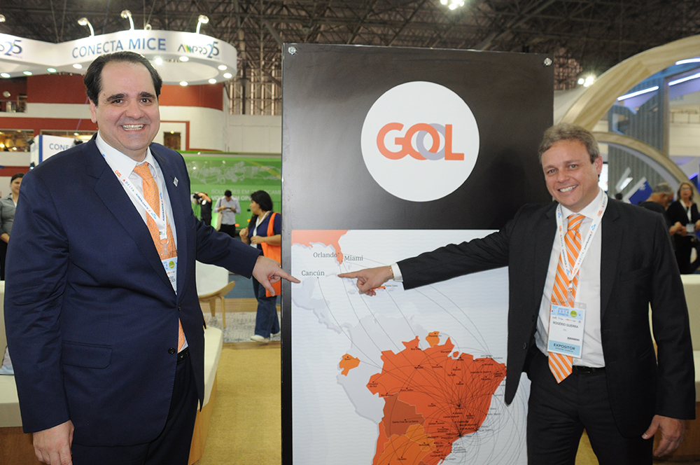 Gol anuncia voos diretos entre Brasília e Cancún a partir de 2019 1 Eduardo Bernardes, VP de Vendas e Marketing, e Rogerio Guerra, diretor Comercial da Gol