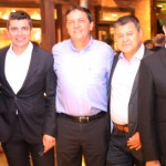 Gilmar Piolla, secretário de Turismo de Foz, Alexander Borges, da GJP, Chico Brasileiro, prefeito de Foz, e Felipe Gonzalez e Guilherme Paulus, da GJP