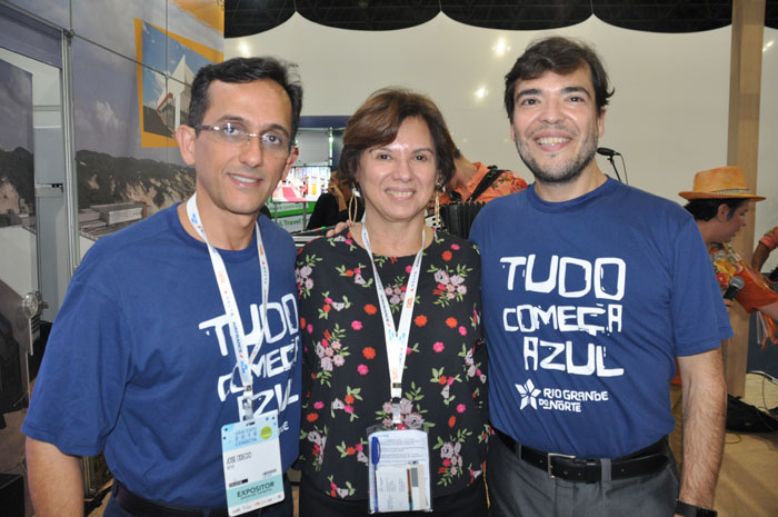 José Odécio, presidente da ABIH-RN, Solange Portela, subsecretária de Turismo do Rio Grande do Norte, e Marcelo Bento, diretor da Azul Viagens