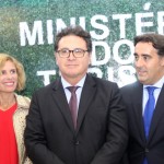 Nara Castro, diretora da Galíca, Vinícius Lummertz, ministro do Turismo, e Alejandro Lastra, secretário de Turismo da Argentina