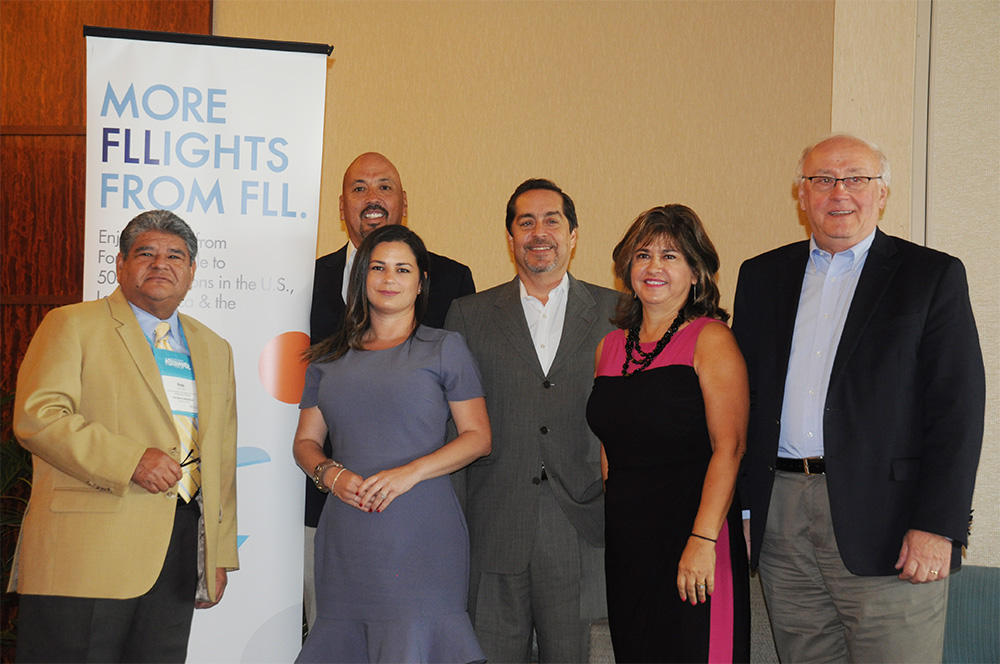 La Cita: os desafios de companhias e aeroportos em aprimorar a experiência do passageiro 1 Pete Garcia, da PGI, Alfredo Gonzalez, da AG, Giselle Cortes, da JetBlue, Fernando Harb, de Fort Lauderdale, Vicki Jaramillo, do Aeroporto de Orlando, e Richard Champley, da NTTO