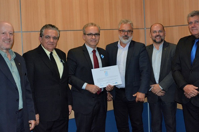 Teresina (PI) recebe o selo do Prodetur+Turismo Secretário substituto de Estruturação do Turismo, Paulo Roberto André, entregou o selo ao prefeito Firmino Filho. (Foto: Nayara Oliveira/MTur)