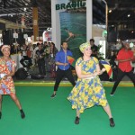 Estande do Brasil conta com apresentações musicais: frevo foi a atração deste primeiro dia