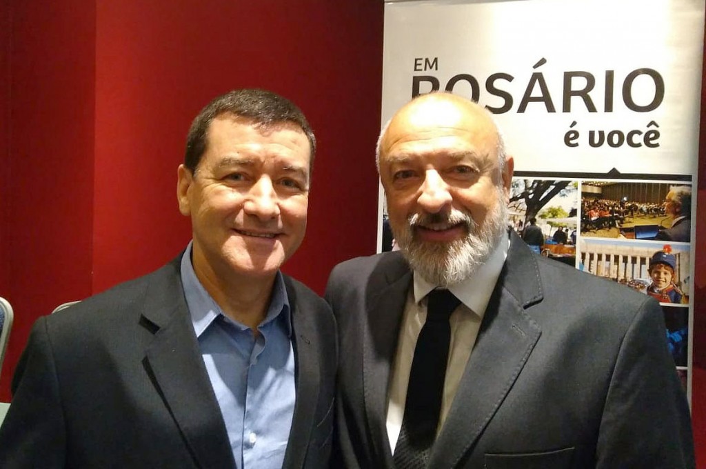 Aerolíneas Argentinas relança voo entre Rio de Janeiro e Rosário 1 Ivan Blanco Cadahia, gerente Comercial da Aerolíneas Argentinas, e Héctor De Benedictis, secretário de Turismo de Rosário