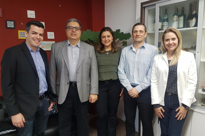 Andre Portes Caldini Berberi, Jonel Chede Filho, Gislaine Queiroz Deger, Paulo Peretti Iglesias, Larissa de Lima Remonato