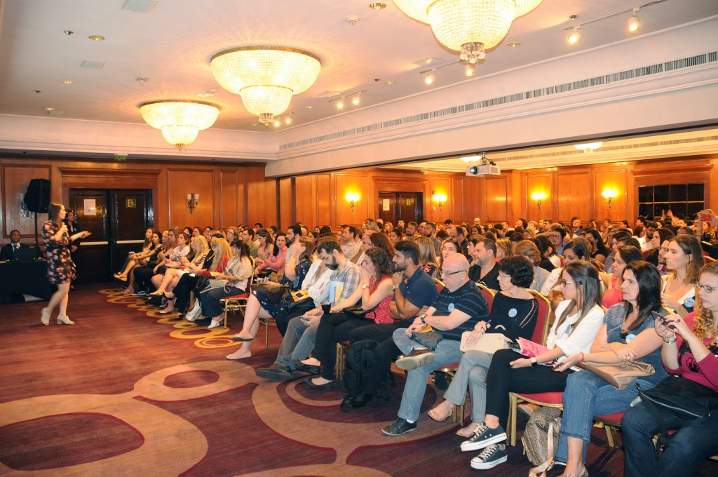 Disney realiza treinamento sobre novo sistema de ingressos para 260 agentes no Rio; veja fotos Cerca de 260 agentes compareceram ao treinamento sobre o novo sistema de ingressos