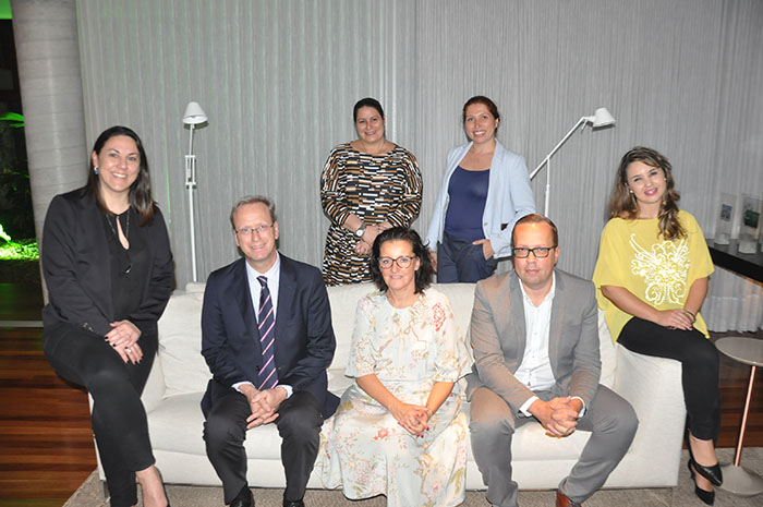 Charles Delogne, cônsul da Bégica e Anousjka Schmidt e Pieter Callebaut, do Visit Brussels, com Lizandra Pajak, Rafaela Gross Brown, Ana Lúcia Severo e Helen Demuro, da Aviareps