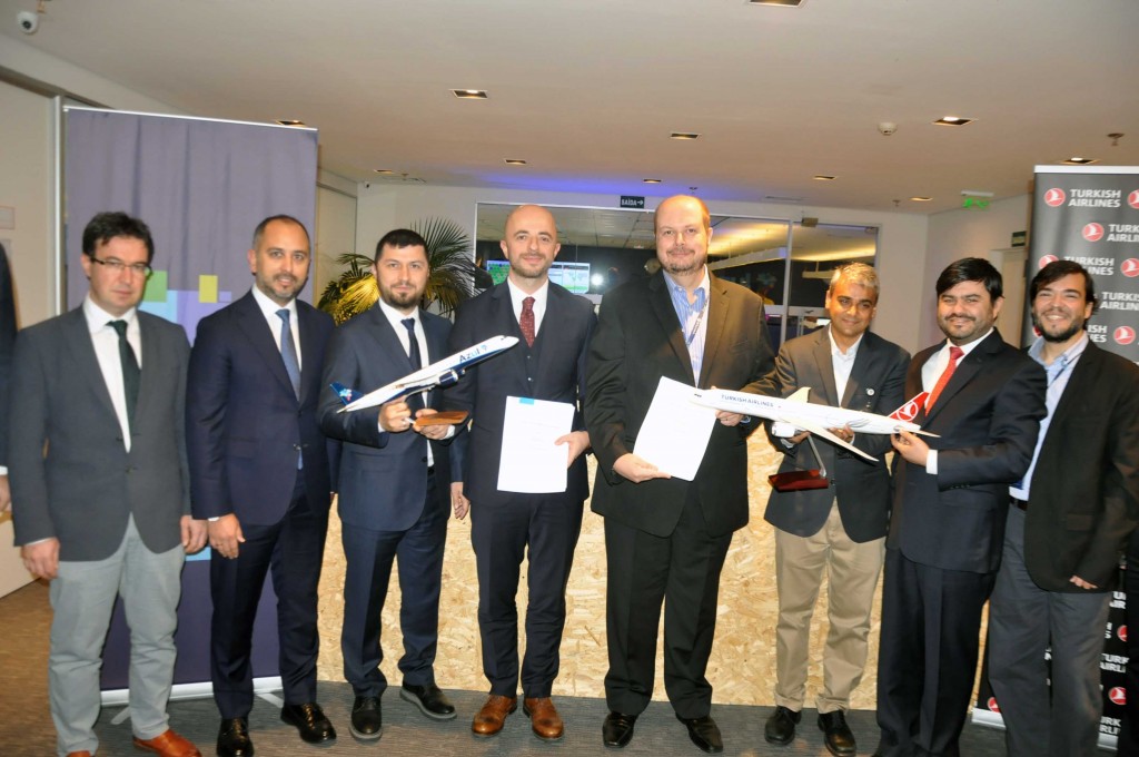 Executivos das duas companhias comemoraram a assinatura do acordo