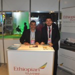 Gustavo Orlando e Rafael de Lucca, da Ethiopian Airlines, companhia contou com espaço reservado dentro do estande do M&E