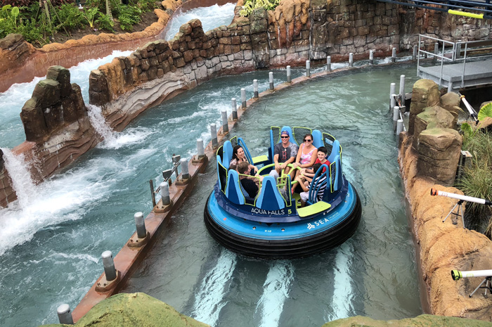 Infinity Falls se assemelha a experiência de um rafting (Foto: Igor Regis)
