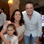 Marcelo Barone, da Stella Barros, com Fernanda e Pietra Barone