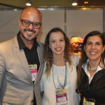 Marcelo Nicolau, da Prefeitura de Guarujá, com Carolina Lima e Gisele Lima, da Promo