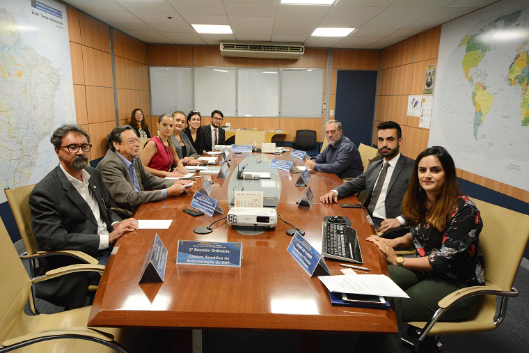 Reunião entre técnicos do Mtur e representantes do setor aconteceu na última terça (16), em Brasília. (Foto: Gustavo Messina)