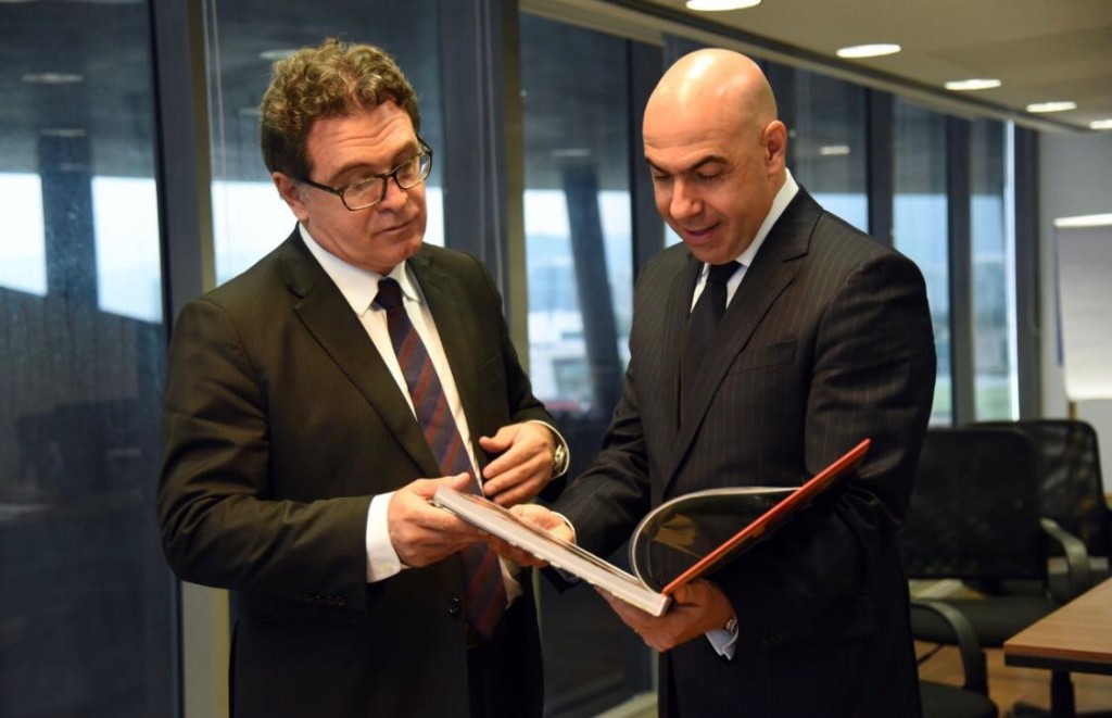 MTur premiará iniciativas do setor em dezembro Vinicius Lummertz, ministro do Turismo, e Marcelo Alves, presidente da Riotur