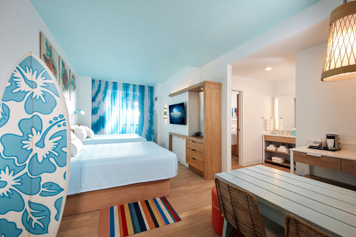 Universal Orlando revela novas fotos dos hotéis Endless Summer Resort; fotos 1 05_Universals-Endless-Summer-Resort-Surfside-Inn-and-Suites-Guest-Room-1170x731