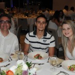 Alexandre e Pedro Campos, da ACC Tours, e Giulianna Orçati, da R11 Alexandre e Pedro Campos, da ACC Tours, e Giulianna Orçati, da R11