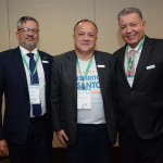 Bob Santos, do MTur, Paulo Renato Fonseca, secretário de Turismo do ES, e Alexandre Sampaio, presidente da FBHA