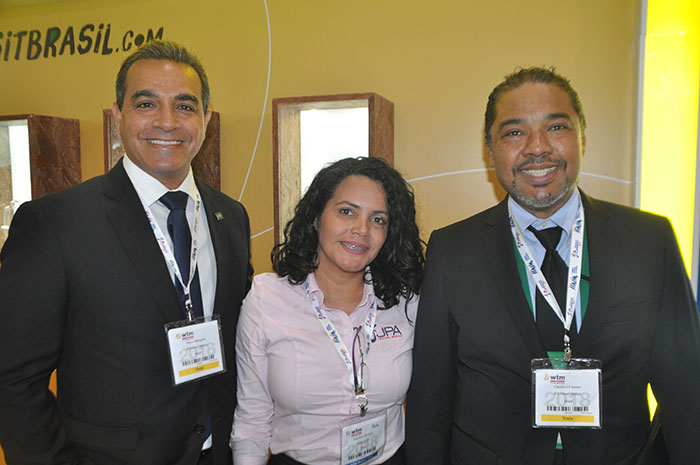 Breno Mesquita, Ana Paula Floriano e Claudio Junior, do JPA Travel Market, marcaram presença na WTM 2018.