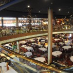 Dining Room conta com dois andares Dining Room conta com dois andares