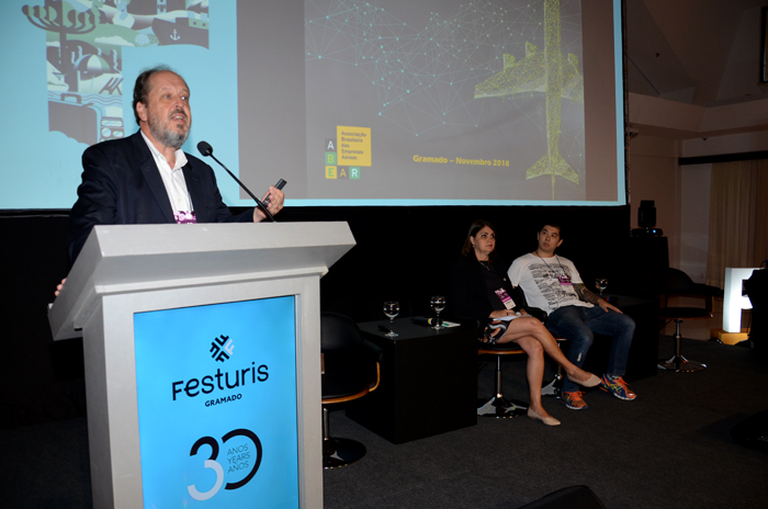 MEETING FESTURIS - Estratégias de tecnologia aplicada ao turismo em destaque 1 Eduardo Sanovicz, presidente da Abear
