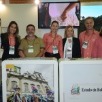 Equipe da Bahiatursa e Vanessa Mendonça, do marketing do Ministério do Turismo