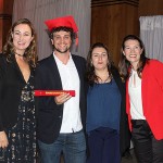 Fabrício Sá, da True Experience, recebe seu certificado de Rail Expert Brasil 2018 das executivas da Rail Europe